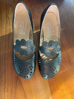 L’Artiste by Spring Step Black Floral Cutout Mary Jane Platform Heels